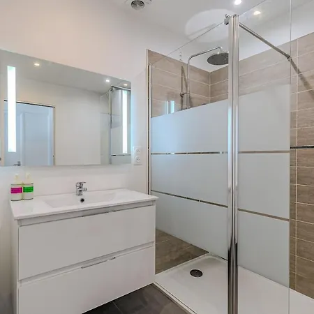 Lafon - Maison 1 1 Salle De Bain Avec Terrasse Ferienhaus Saint-Médard-en-Jalles
